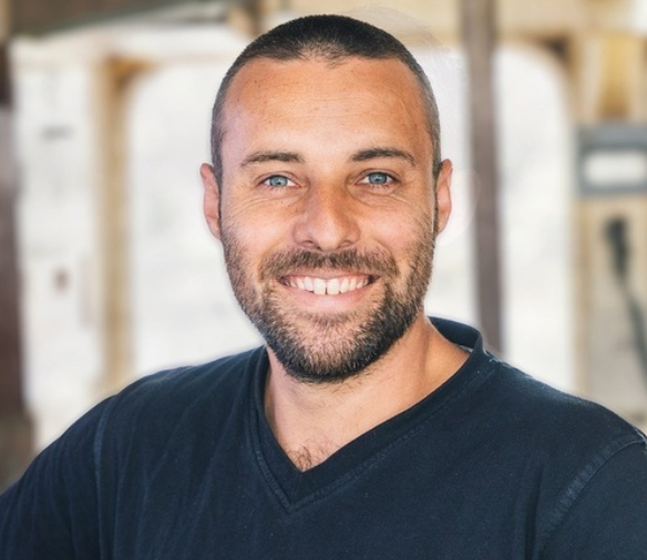  Damien Ashdown